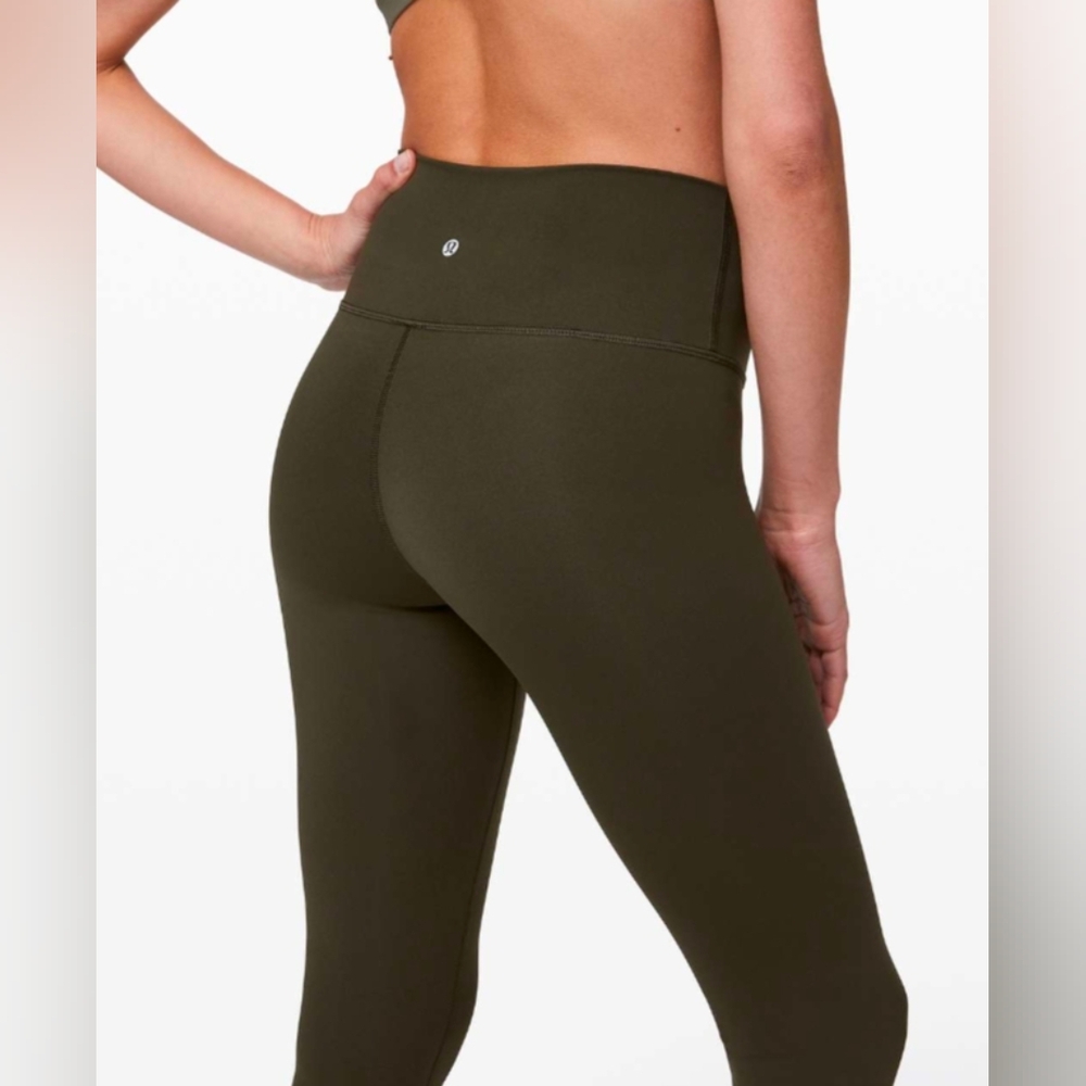 EUC Lululemon Wunder Under High-Rise Luxtreme 21" - Picture 4 of 8